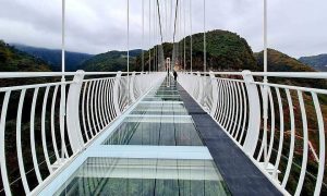 Glass bridge inaugurated in Da Lat city
