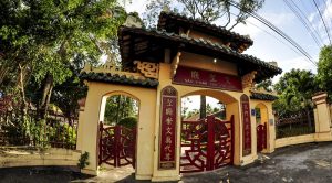 Van-Thanh-Mieu-Temple-VInh-Long-Attractions